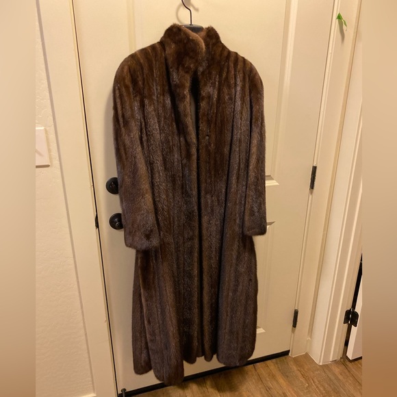 Full Length  Oscar de la Renta A-line Mink Fur Coat - Picture 7 of 7